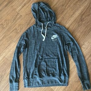 Nike Pullover & cropped pants set